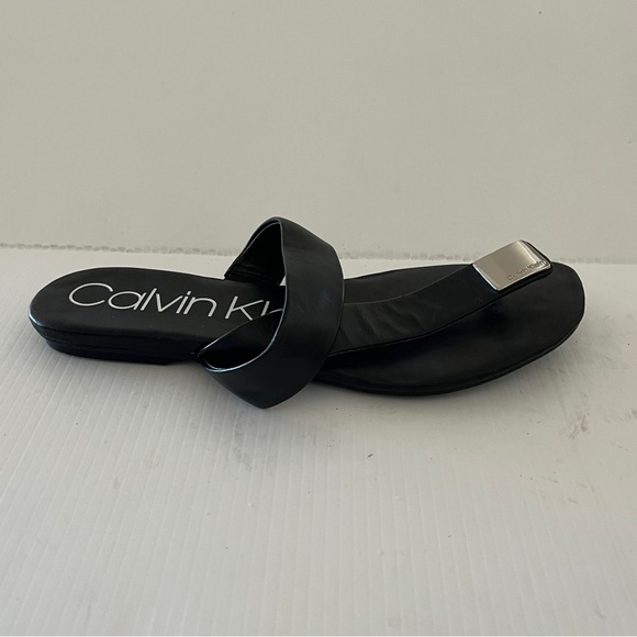 Calvin Klein Saurin Black Asymmetrical Open Toe CK Logo Plate Sandal 7.5 - Picture 5 of 12